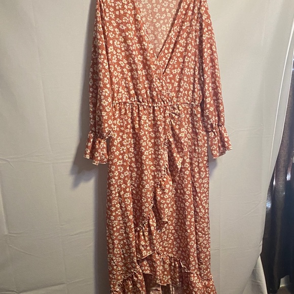SHEIN Dresses & Skirts - SHEIN Rust Floral Long Sleeve Dress